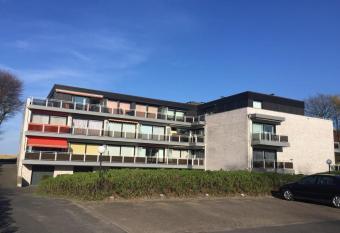 Bellevue Nr. 35 allows 18 year olds to book a room