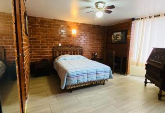 Hotel Esperanza allows 18 year olds to book a room