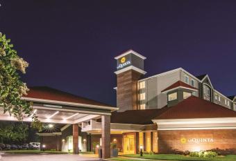 La Quinta Inn & Suites By Wyndham Orlando Ucf has Balcony rooms