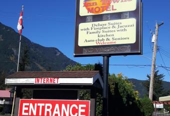 Inntowne Motel allows 18 year olds to book a room