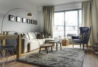 Apartment City Business allows 18 year olds to book a room