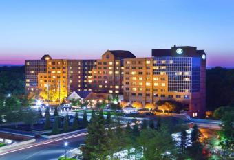 Hilton Short Hills has Balcony rooms