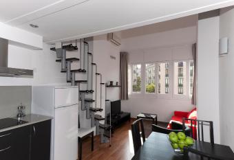 Apartaments Girona Centre has Balcony rooms