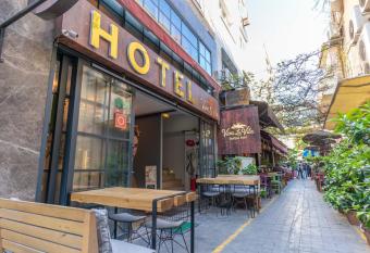 Viva La Vita Butik Otel allows 18 year olds to book a room