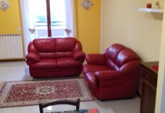 Casa Vacanze  allows 18 year olds to book a room