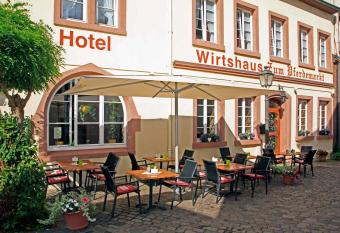 Wirtshaus zum Pferdemarkt allows 18 year olds to book a room