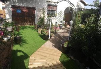 Villa Collections chambres d h  tes et restaurant allows 18 year olds to book a room