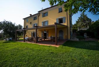 Locanda De Banchieri has Balcony rooms