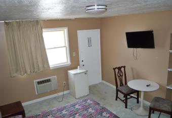 Bel Air Motor Lodge has Smoking rooms