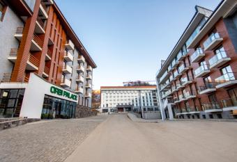 Orbi Palace Hotel Official allows 18 year olds to book a room