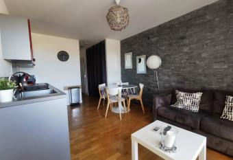 T2 face    la mer has Balcony rooms