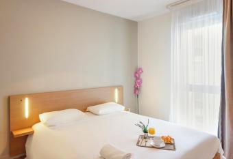 Appart City Classic Valence allows 18 year olds to book a room