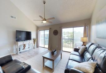 Cotton Bayou has Balcony rooms