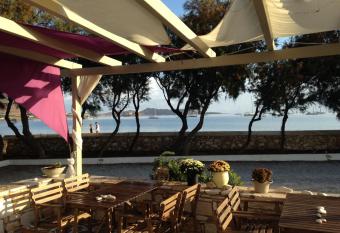 Almira Suites - Seafront - Naousa Paros allows 18 year olds to book a room