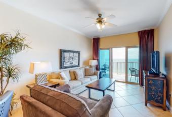 Crystal Tower 2006 has Balcony rooms