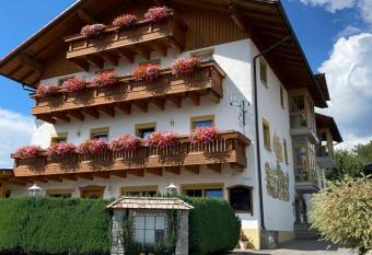 Landgasthof Brandtner Wirt has Balcony rooms