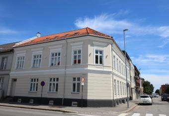 KRSferie leiligheter i sentrum has Balcony rooms