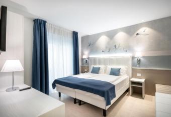 International Beach Hotel has Balcony rooms