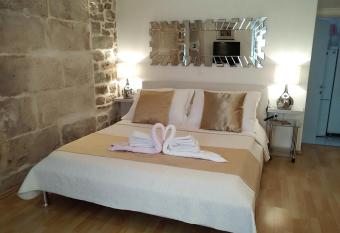 Private Apartments In Diocletians Palace has Balcony rooms