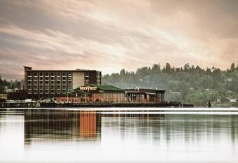 The Mill Casino Hotel has rooms with a private hot tub