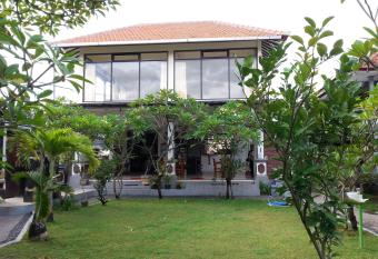 Puri Mandhara Lovina has Balcony rooms