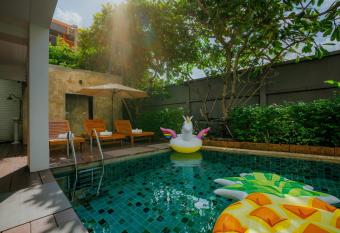 Peace Land Khaosan has Balcony rooms