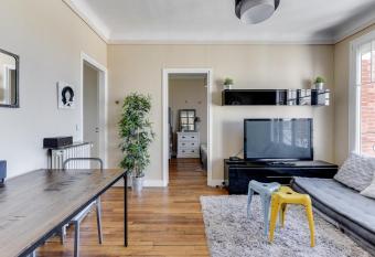 Appartement de 2 chambres avec vue sur la ville balcon et wifi a Saint Denis has Balcony rooms