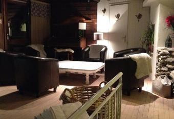 H  tel La Chaumi  re has Balcony rooms