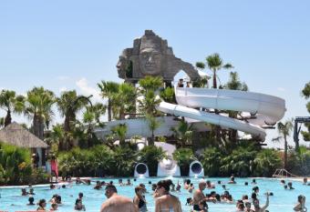 Alannia Costa Blanca has Balcony rooms