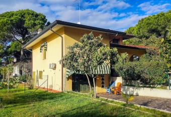 Guendalina has Balcony rooms