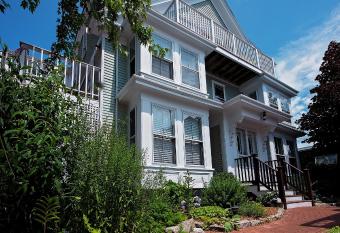 The Waterford Inn has Balcony rooms
