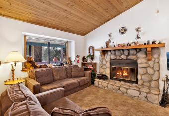 1767 - R & R Retreat has Balcony rooms