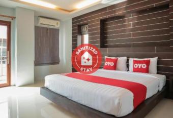 Lanta Ray Bay Hotel has Balcony rooms