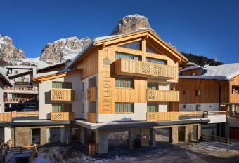 Hotel Tabladel has Balcony rooms