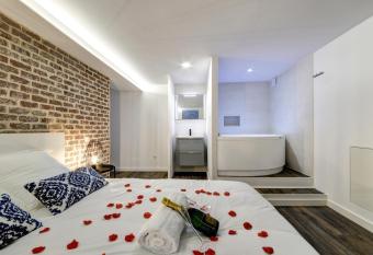 My Toul House SPA allows 18 year olds to book a room