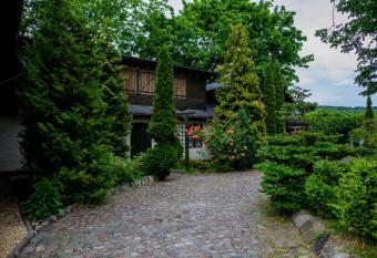 M  ynarzowy Dworek has Balcony rooms