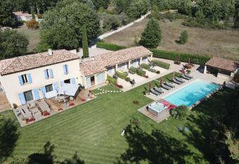 La Dryade has Balcony rooms