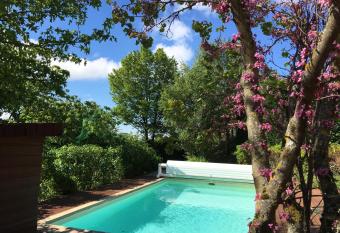 Maison d H  tes L Escale Du Loup Blanc has Balcony rooms