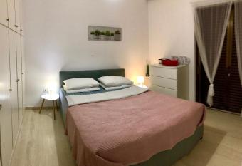 Marina Apartment has Balcony rooms