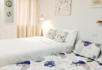 Cloud 907 Cityscapes Condominium allows 18 year olds to book a room