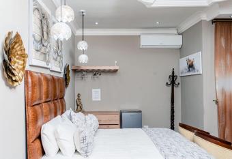 Re-Union Vacations has Balcony rooms