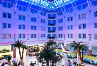 Thon Hotel Oslofjord allows 18 year olds to book a room