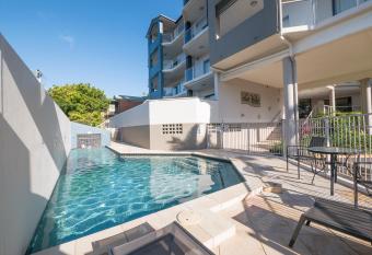 La Vida on Anzac has Balcony rooms