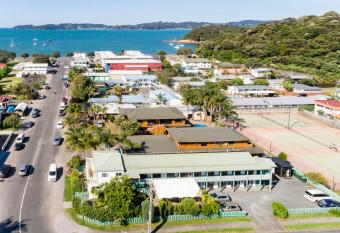 Bay of Islands Lodge allows 18 year olds to book a room