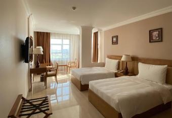 City Center Hotel has rooms with a private hot tub