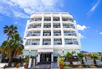 Aurasia Sea Side Hotel has Balcony rooms