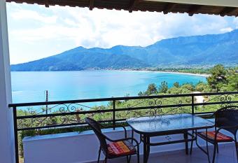 Studios Maria allows 18 year olds to book a room