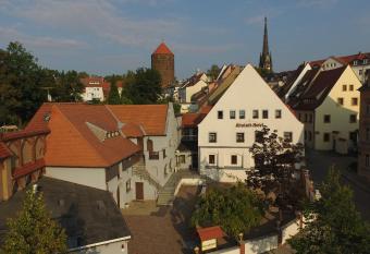 Altstadt-Hotel allows 18 year olds to book a room