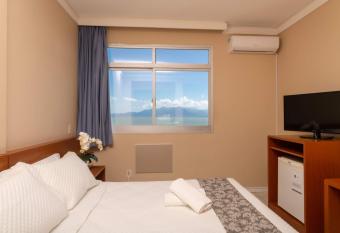 Rede Andrade Cecomtur allows 18 year olds to book a room