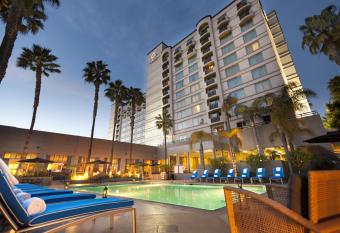 DoubleTree by Hilton San Diego-Mission Valley has Balcony rooms